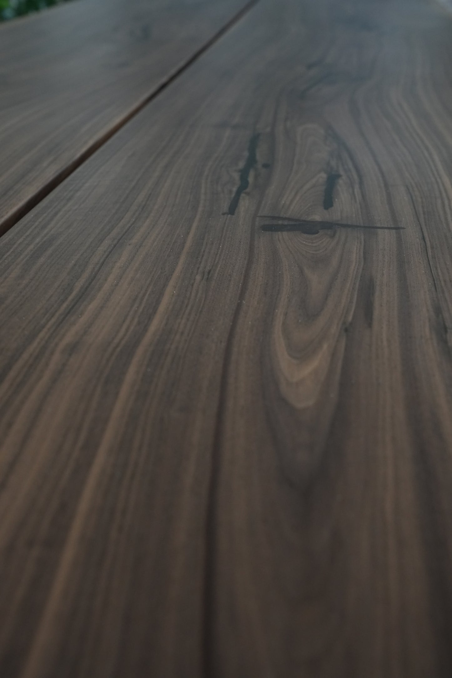 Tavoli artigianali in legno pregiato di Noce Walnut
