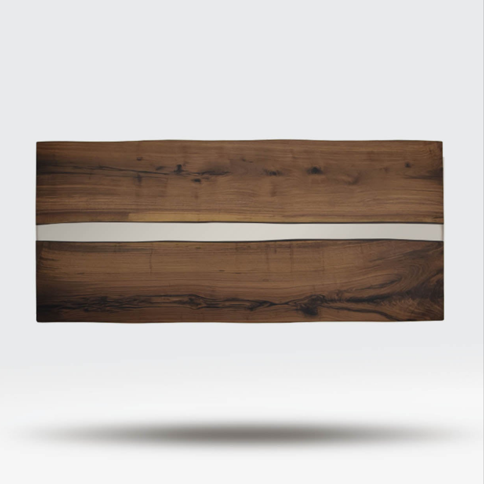 Tavoli artigianali in legno pregiato di Noce Walnut con resina epossidica