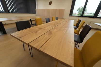 Tavoli artigianali in legno pregiato di Rovere