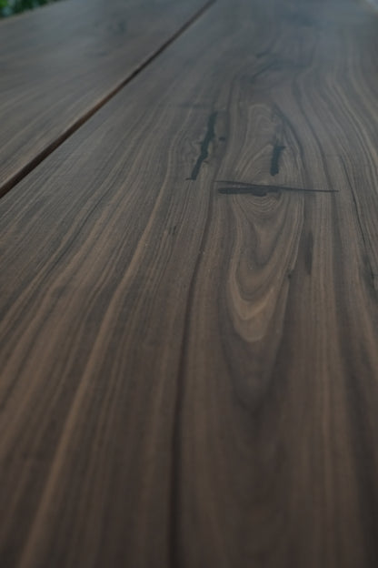 Tavoli artigianali in legno pregiato di Noce Walnut